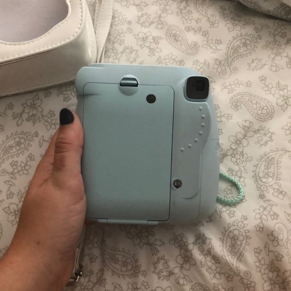 Polaroid camera - Picture 3 of 3